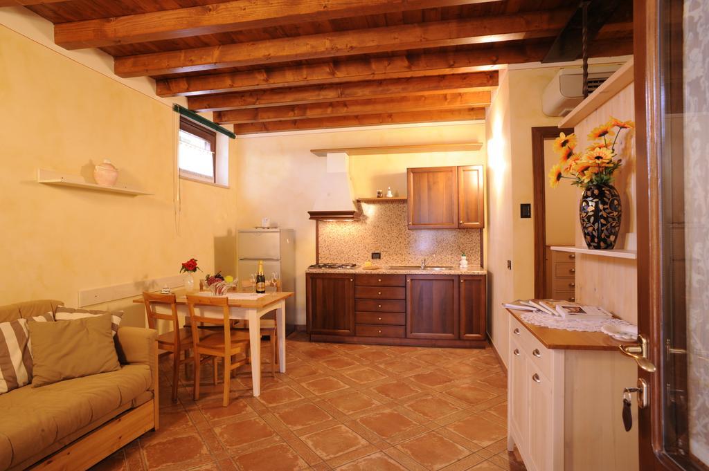 Penzion Agriturismo Gian Galeazzo Visconti Valeggio sul Mincio Pokoj fotografie